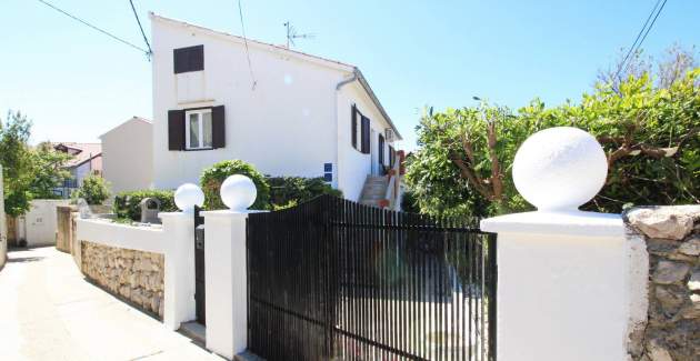 Apartment Lana priz - in der Nähe des Zentrums und des Strandes