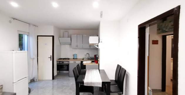 Apartment Lana priz - in der Nähe des Zentrums und des Strandes