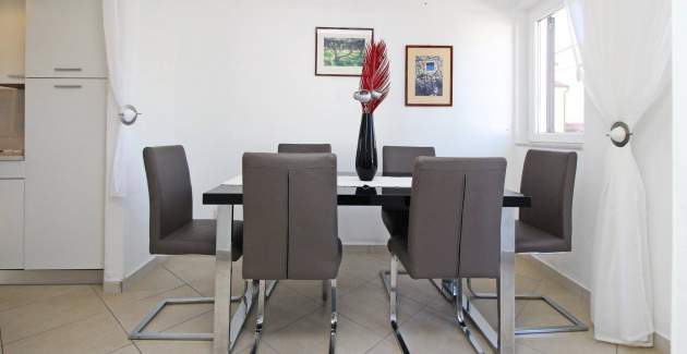 Apartment Lara K1 – in der Nähe des Zentrums und des Strandes