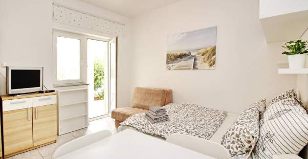 Studio-Apartment Rozman Beach – strandnah, mit Terrasse