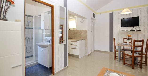 Ferienwohnung Zarok Beach Holiday A4 – in Strandnähe, mit Balkon