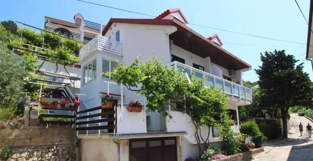 Apartment Čubranić S. Senj – im Hafen, nahe dem Meer