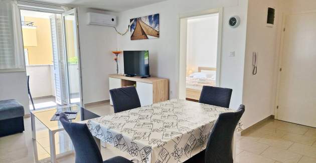 Apartment Slabek – mit Balkon, 300 m vom Strand entfernt