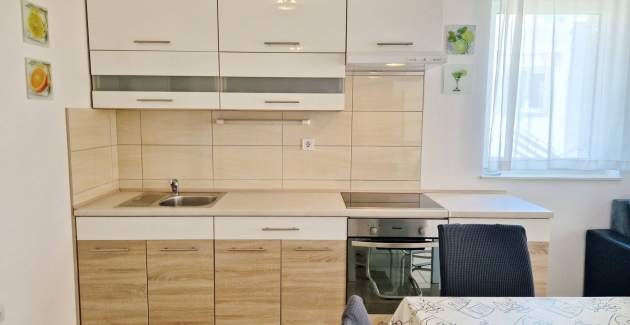 Apartment Slabek – mit Balkon, 300 m vom Strand entfernt