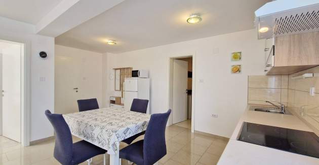 Apartment Slabek – mit Balkon, 300 m vom Strand entfernt