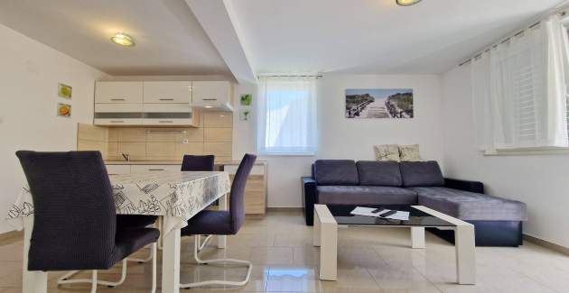 Apartment Slabek – mit Balkon, 300 m vom Strand entfernt