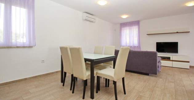 Apartment Smojver Nr. 3 – komfortabel, mit Balkon