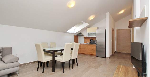Apartment Smojver Nr. 6 – komfortabel, mit Balkon