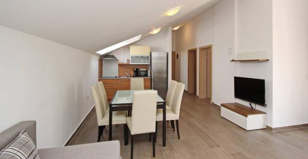 Apartment Smojver Nr. 6 – komfortabel, mit Balkon
