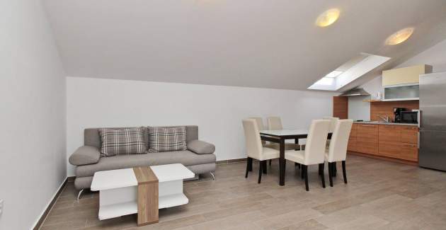 Apartment Smojver Nr. 6 – komfortabel, mit Balkon