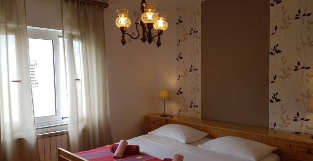 Apartment Gabrijela für 4–6 Personen – mit Balkon, 450 m vom Strand entfernt