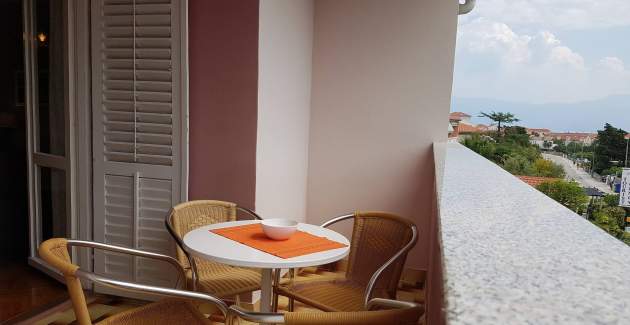 Apartment Gabrijela für 4–6 Personen – mit Balkon, 450 m vom Strand entfernt