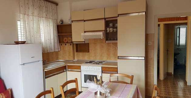 Apartment Gabrijela für 4–6 Personen – mit Balkon, 450 m vom Strand entfernt