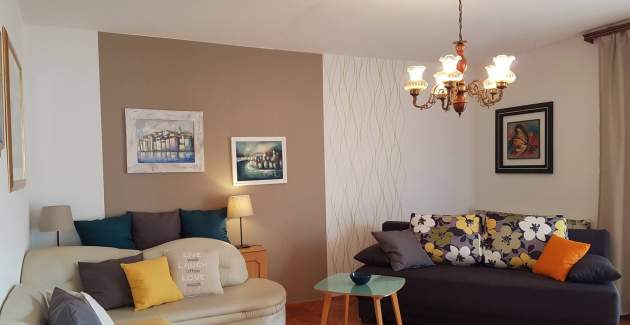Apartment Gabrijela für 4–6 Personen – mit Balkon, 450 m vom Strand entfernt
