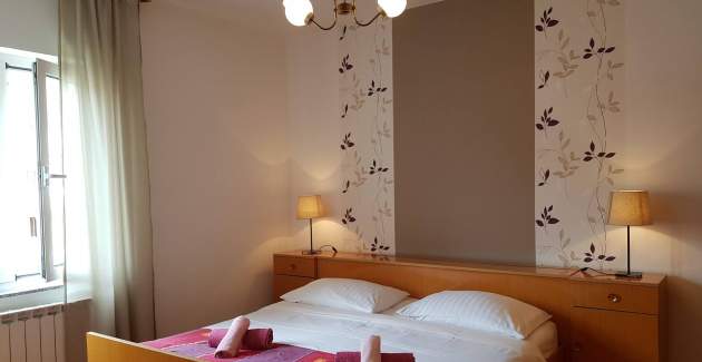 Apartment Gabrijela für 4–6 Personen – mit Balkon, 450 m vom Strand entfernt