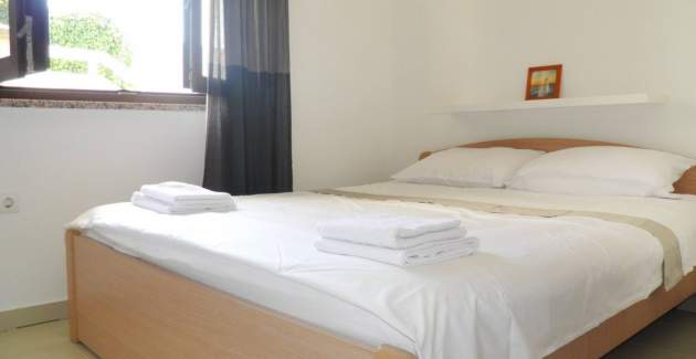 Apartment Starčević-Filipović mit Garten und Grill, 150 m vom Strand entfernt