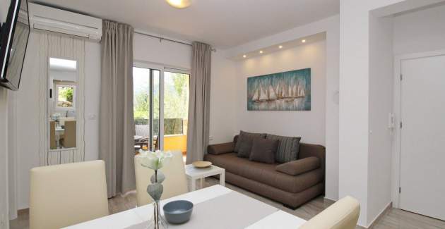 Šarmantan apartman Sunshine br.3 – s balkonom, 300 m od plaže