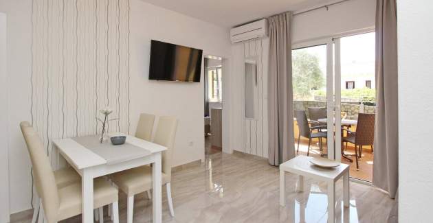 Šarmantan apartman Sunshine br.3 – s balkonom, 300 m od plaže