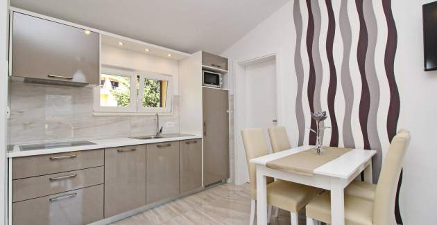 Charmantes Apartment Sunshine Nr.5 – mit Balkon, 300 m vom Strand entfernt