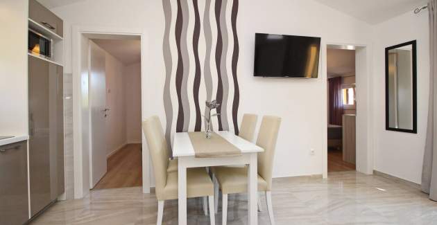 Charmantes Apartment Sunshine Nr.5 – mit Balkon, 300 m vom Strand entfernt