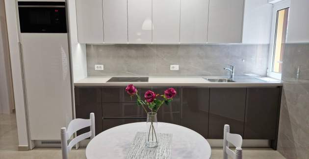 Charming Apartment Sunshine DR - with Balcony, 300 m from the Beach