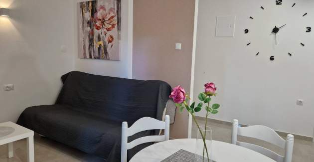 Charming Apartment Sunshine DR - with Balcony, 300 m from the Beach