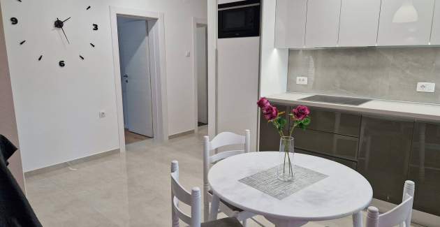 Charming Apartment Sunshine DR - with Balcony, 300 m from the Beach