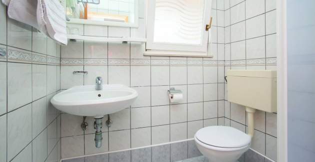 Apartmentanlage Villas Corinthia 2 – Toplage, 100 m vom Strand entfernt, umgeben von Grün