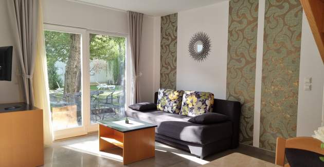 Apartmentanlage Villas Corinthia 2 – Toplage, 100 m vom Strand entfernt, umgeben von Grün