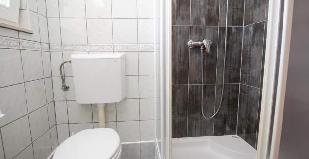 Apartmentanlage Villas Corinthia 16 – Toplage, 100 m vom Strand entfernt, umgeben von Grün