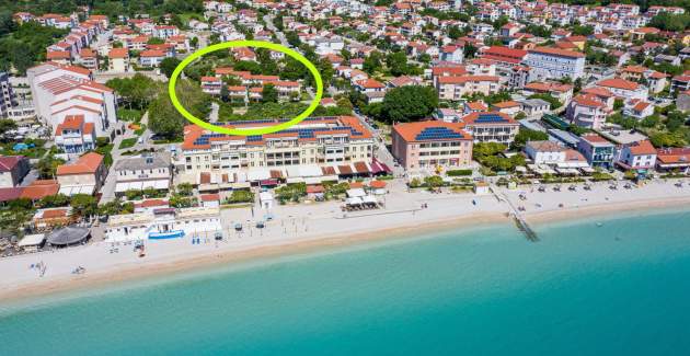 Apartmentanlage Villas Corinthia 16 – Toplage, 100 m vom Strand entfernt, umgeben von Grün