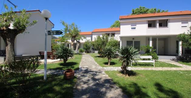 Apartment complex Villas Corinthia 17 - Top Location, 100m from the Beach, surrounded by Greenery