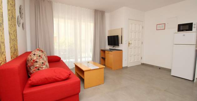 Apartmentanlage Villas Corinthia 20 – Toplage, 100 m vom Strand entfernt, umgeben von Grün