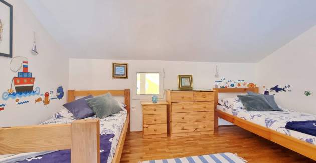 Apartment Vlahinja - mit Balkon, 100 m vom Strand entfernt