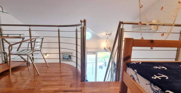 Apartment Vlahinja - mit Balkon, 100 m vom Strand entfernt