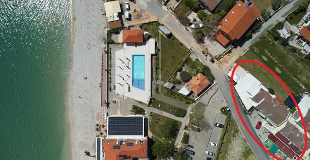 Apartment Vlahinja - mit Balkon, 100 m vom Strand entfernt