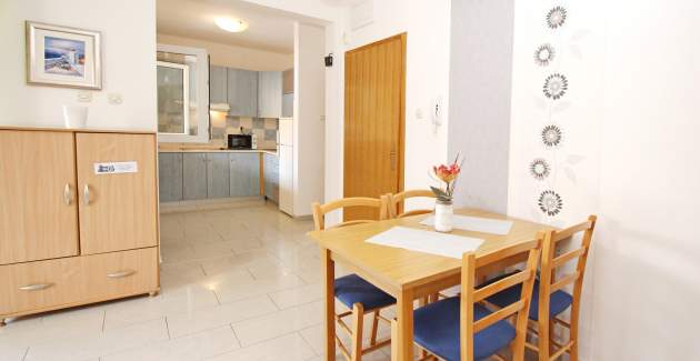 Apartment Limun 2 – mit Balkon, 350 m vom Strand entfernt