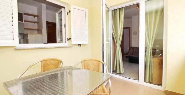 Apartment Limun 2 – mit Balkon, 350 m vom Strand entfernt