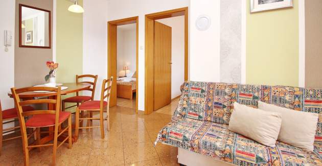 Apartment Limun 3 – mit Balkon, 350 m vom Strand entfernt