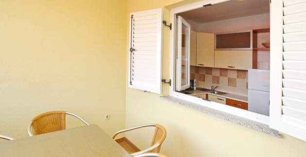 Apartment Limun 3 – mit Balkon, 350 m vom Strand entfernt