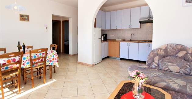 Apartment Lucijana Nr. 4 – mit Balkon, 150 m vom Strand entfernt