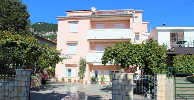 Apartment Lucijana Nr. 4 – mit Balkon, 150 m vom Strand entfernt