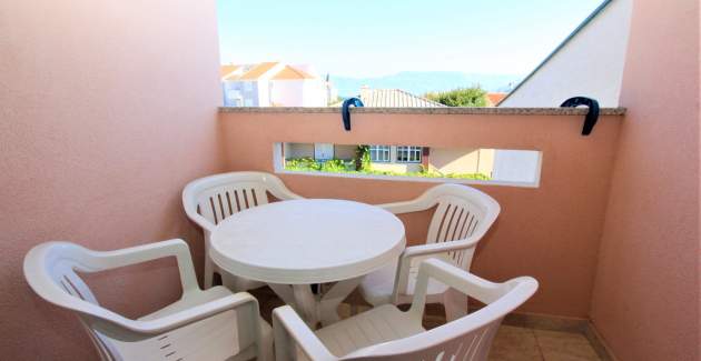 Apartment Lucijana Nr. 5 – mit Balkon, 150 m vom Strand entfernt