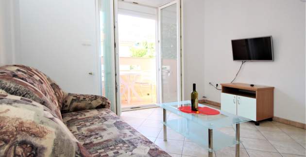 Apartment Lucijana Nr. 6 – mit Balkon, 150 m vom Strand entfernt