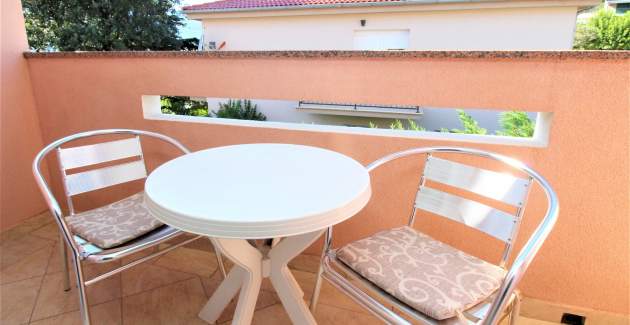 Apartment Lucijana Nr. 6 – mit Balkon, 150 m vom Strand entfernt