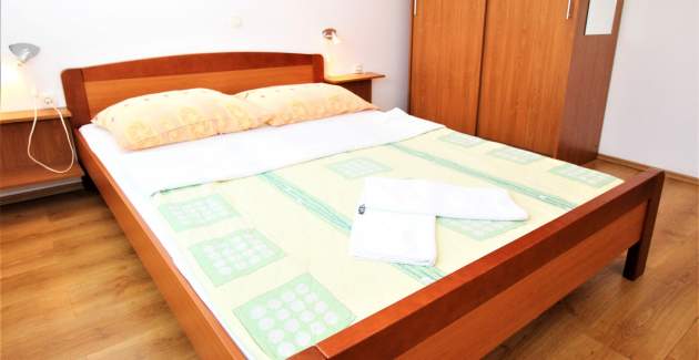 Apartment Lucijana Nr. 6 – mit Balkon, 150 m vom Strand entfernt