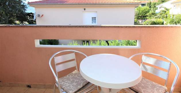 Apartment Lucijana Nr. 6 – mit Balkon, 150 m vom Strand entfernt