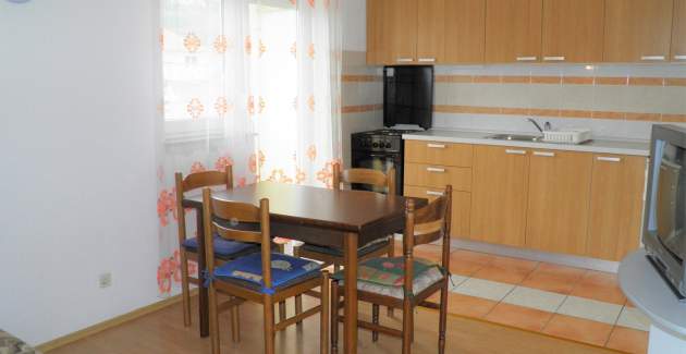 Klassisches Apartment Miljenka Nr. 5 – mit Balkon und Parkplatz