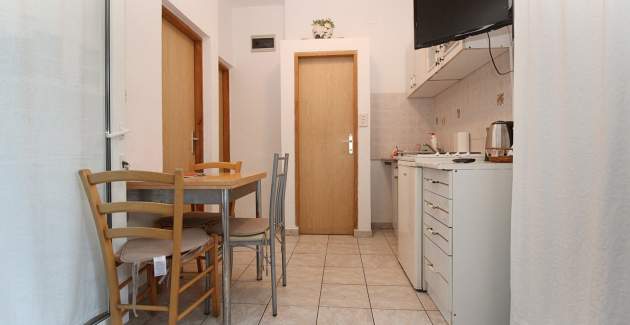 Studio Mul Nr. 3 Dr – für 4 Personen, mit Terrasse