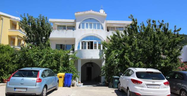 Apartment Mul No.6 Dr - with Balcony and Parking